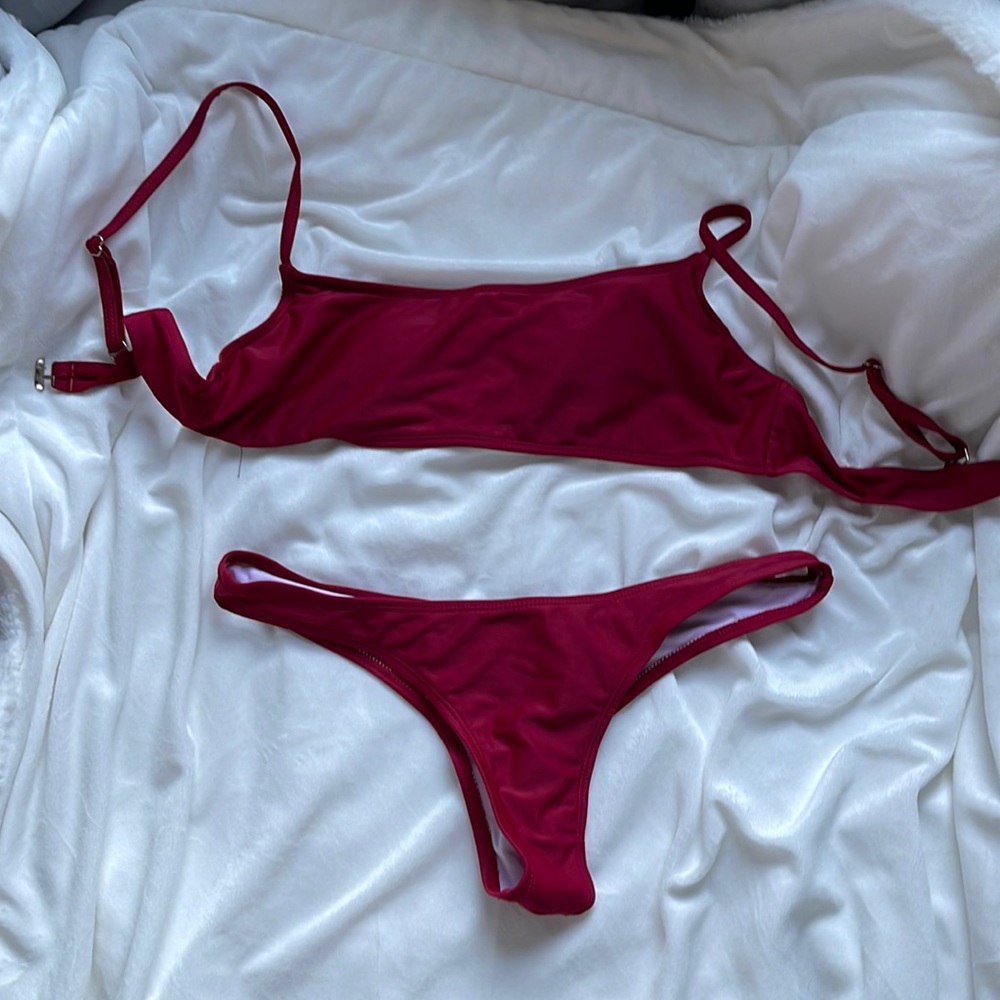 Marooon rectangle bikini